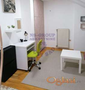 -garsonjera na Keju - prelep pogled na Dunav,Frušku goru,Petrovaradinsku Tvrđavu -