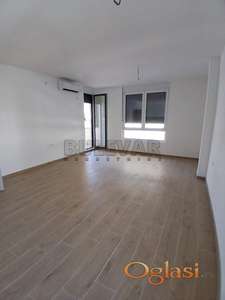 Izdaje se poslovni prostor prostor sa dva parking mesta, 83m2