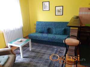 Predstavljamo Vam lepu i funkcionalnu garsonjeru na Novoj Detelinari.