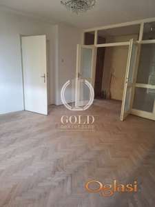 DVOSOBAN STAN NA BULEVARU OSLOBOĐENJA