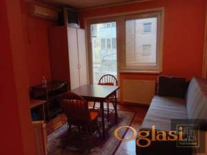 Odlična garsonjera na Grbavici ! Gogoljeva !