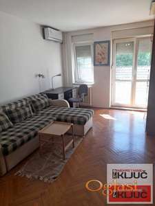 Garsonjera na Grbavici, 29 m², 2. sprat