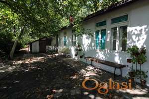 Irig-Poslovni Prostor 115 m2 na Velikom Placu od 7700 m2 -zakupnina 1000e-065/385 8880