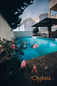 Kuća s 5 apartmana u Krimovici - Bazen