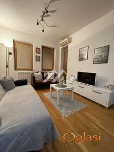 Izdajem potpuno renoviran lep jednoiposoban stan na Grbavici !!! ID#4502