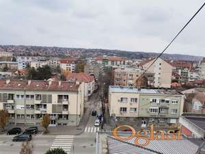 Trosoban stan na prodaju