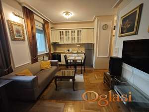 CENTAR IZDAJE SE JEDNOIPOSOBAN STAN SA PARKING MESTOM