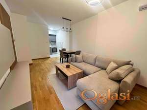 NOV, NAMESTEN JEDNOIPOSOBAN STAN SA PARKINGOM, SQUARE GARDEN