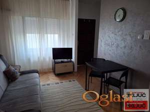 Garsonjera 20 m², Bulevar Oslobođenja, Novi Sad, 3. sprat