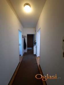 IZDAJE SE – NOVI SAD-ZELEZNICKA STANICA