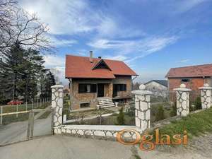 Kuća od 296 m2 u Rakovcu