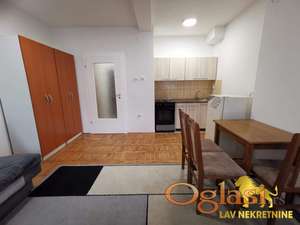 PETROVARADIN - CENTAR - 25.00 m2