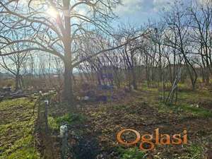 Na prodaju odlican plac na Adicama