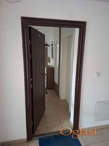 Prodaja stana,koji je na odlicnoj lokaciji,samo 15 min.od centra peske,u blizi su skole,vrtic,apoteke,pijaca,autobuska stanica.