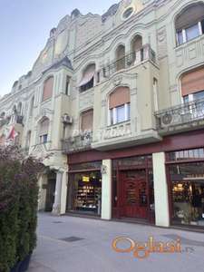 Salonski stan u strogom Centru grada-izuzetna prilika za stanovanje ili poslovni prostor