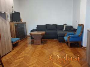 Stan,NOVI SAD,BULEVAR,kv: 51, € 500, ID: 9101895