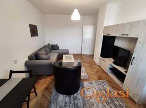 Na prodaju kompletno renoviran stan - Vojna bolnica