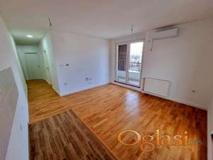 Trosoban stan, 63 m², Somborski bulevar, Novi Sad, 4/5 sprat