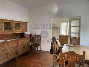Spratna,odlicna kuca u Sremskoj Kamenici