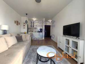 Kompletno namesten, fantastican stan!