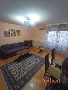 BALZAKOVA TROSOBAN OPREMLJEN STAN - ODMAH USELJIV