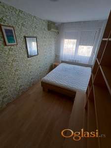 BALZAKOVA TROSOBAN OPREMLJEN STAN - ODMAH USELJIV