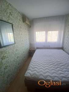 Odican trosoban stan u Balzakovoj ulici