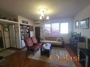 Izuzetan četvorosoban stan kod Vukovog spomenika ID#7906