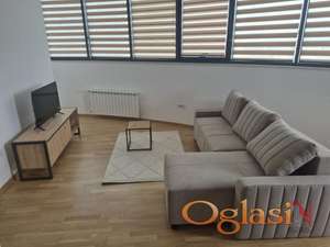 PUPINOVA PALATA NOV NAMESTEN 600E