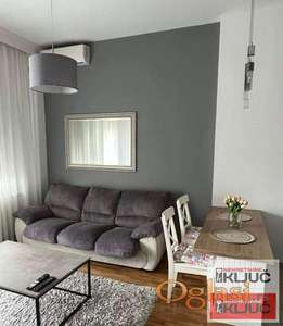 MODERAN STAN NA BULEVARU OSLOBOĐENJA