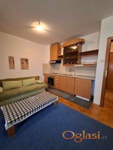 Nameštena garsonjera preko puta Futoške pijace,odlična!!!