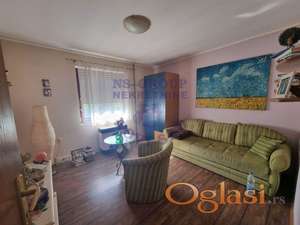 Odlicna spratna kuca u Veterniku!