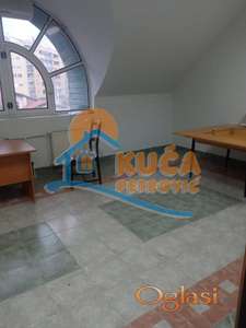 Izdaje se poslovni prostor u Zoni 3!!!