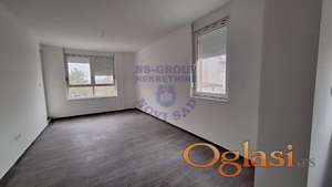 NOV USELJIV - NEUSELJAVAN  TROSOBAN -  MIRNA ULICA BLIZU LIMANA  ~~~~~~~~  IMA POVRAT PDV-A