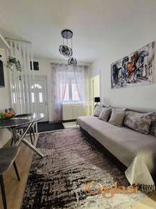 Sređen, sa računima, Cvetkova pijaca