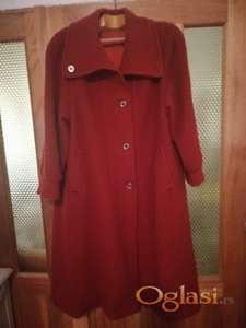 Prelep trula višnja  vuneni  kaput