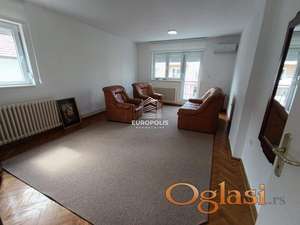 Renoviran, 5.0 sa privatnim dvorištem ID#9304