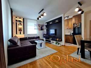 Fenomenalan stan na Bulevaru Patrijarha Pavla.