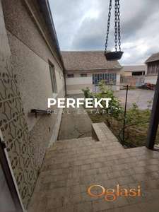 Crepaja, prizemna 150m2 na 41,4 ari placa