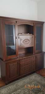 Vitrina puno drvo