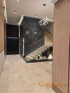 Izdaje se nov do sada neuseljavan stan sa garažnim mestom u Radničkoj ulici - 600 eura