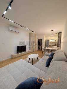 Izdaje se luksuzno opremljen jednoiposoban stan kod Sv.Nikolske crkve i Čairske pekare, 45m2