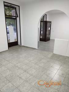Lokal u strogom centru Rume, 60m2