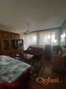 Izdajem stan u  sirem centru loznice