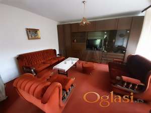 Izdaje se namešten stan u kući u Durlanu, kod pijace, 45m2