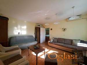 Dvosoban stan 42 m², Beogradski Kej