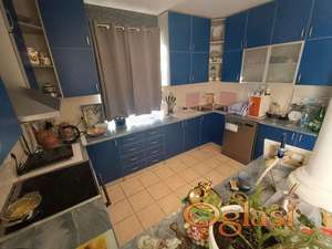 Na prodaju prelepa kuća na Adicama.