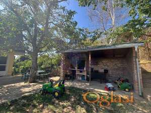 Spratna kuća u Ledincima