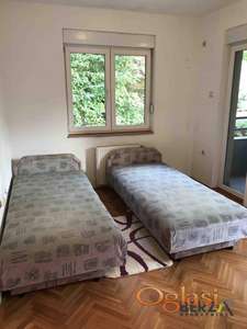  NAMEŠTENA GARSONJERA NA GRBAVICI