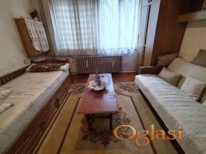 Jednoiposoban u blizini Železničke stanice !